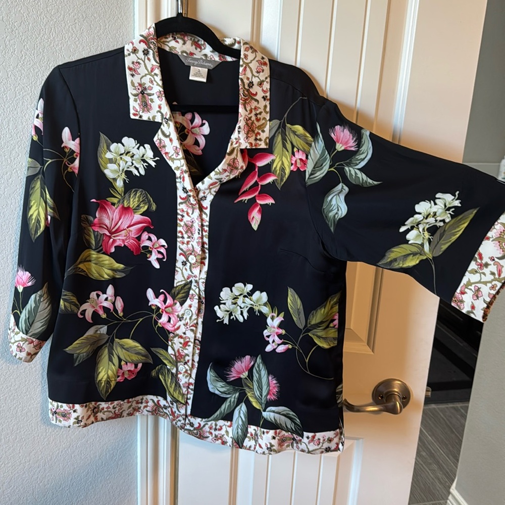 Tommy Bahama 100% silk botanical summer blouse